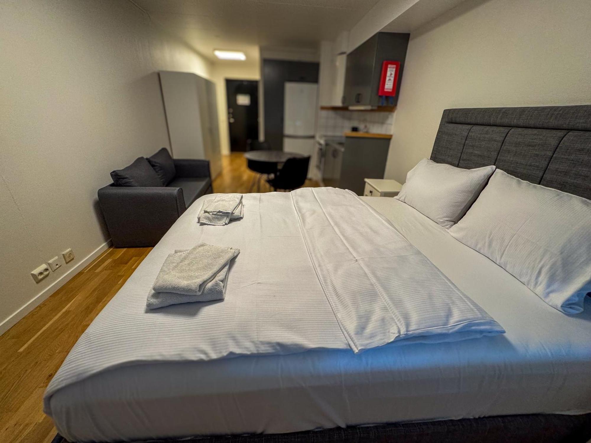 Joenkoeping Hotel Apartments Экстерьер фото